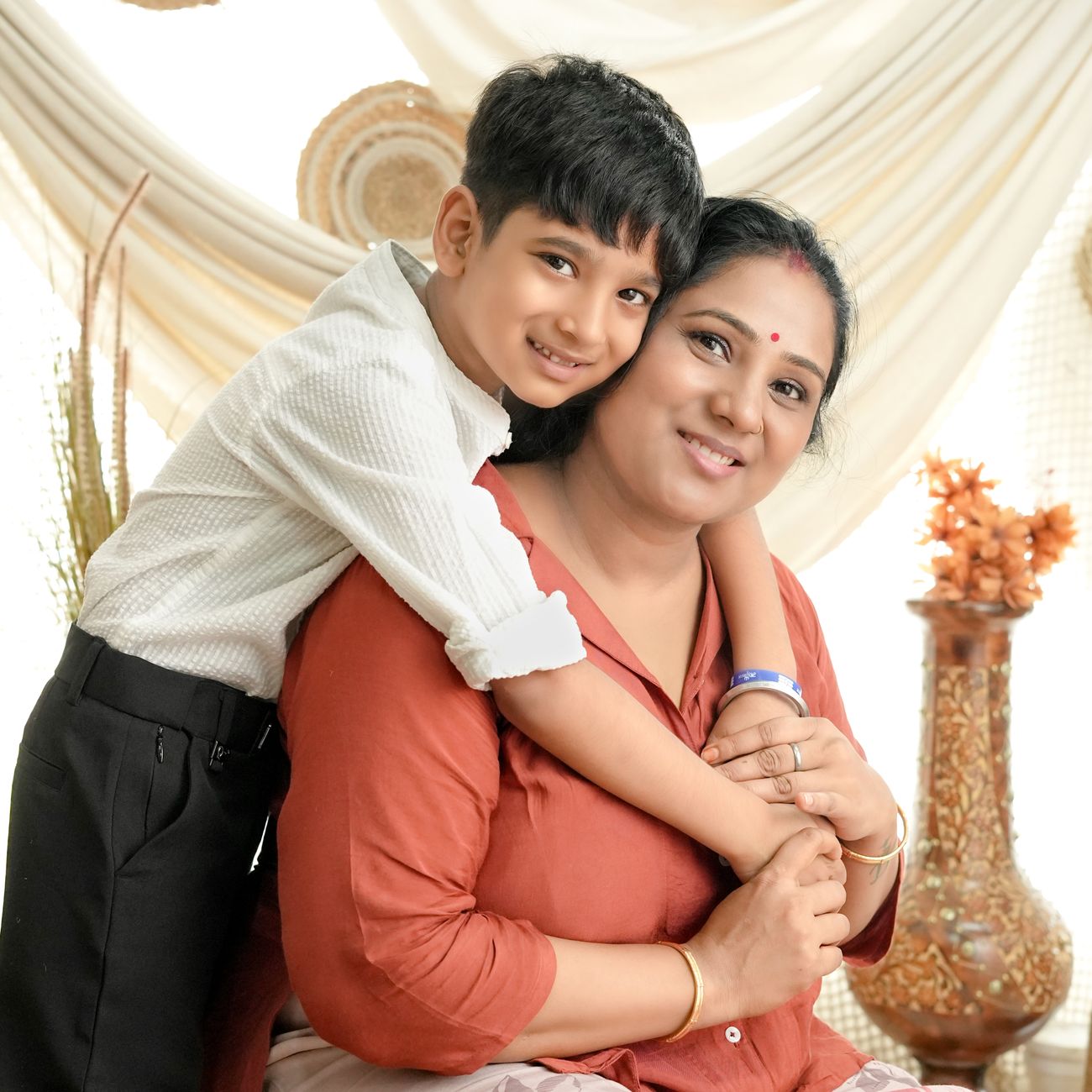 Portrait of Amira Haddad, a parent at the school